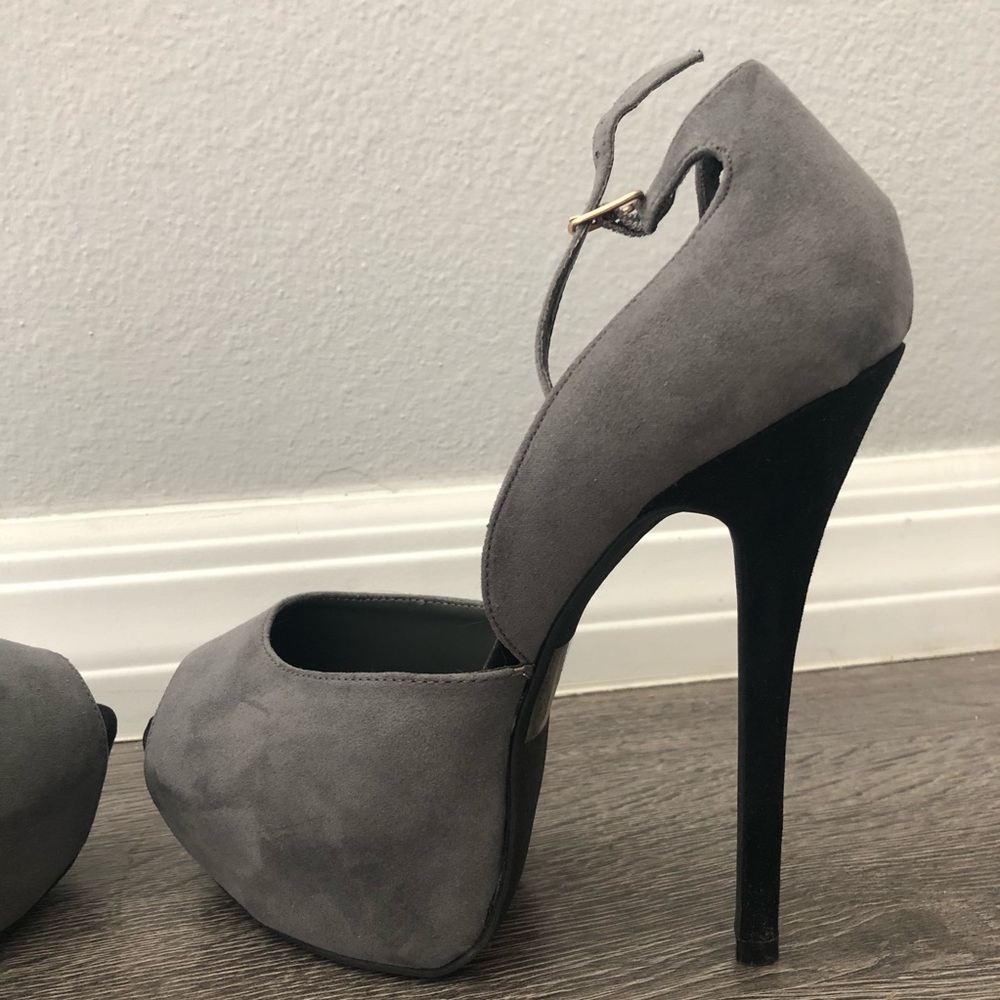 Gray heels - Picture 2 of 4